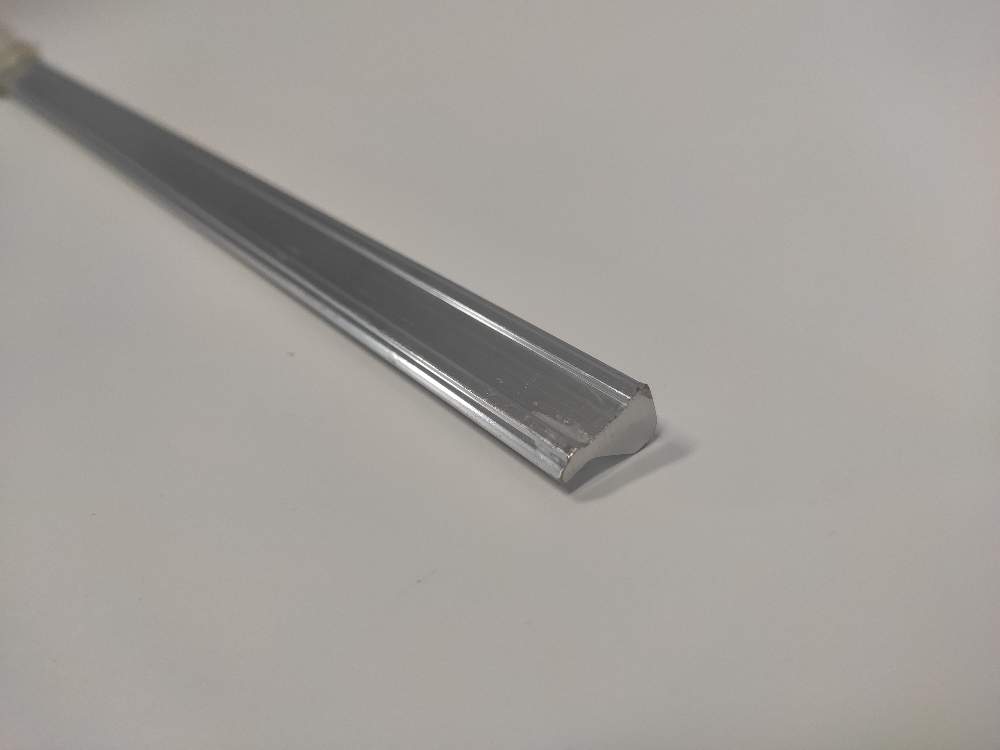 D-shaped aluminium water bar