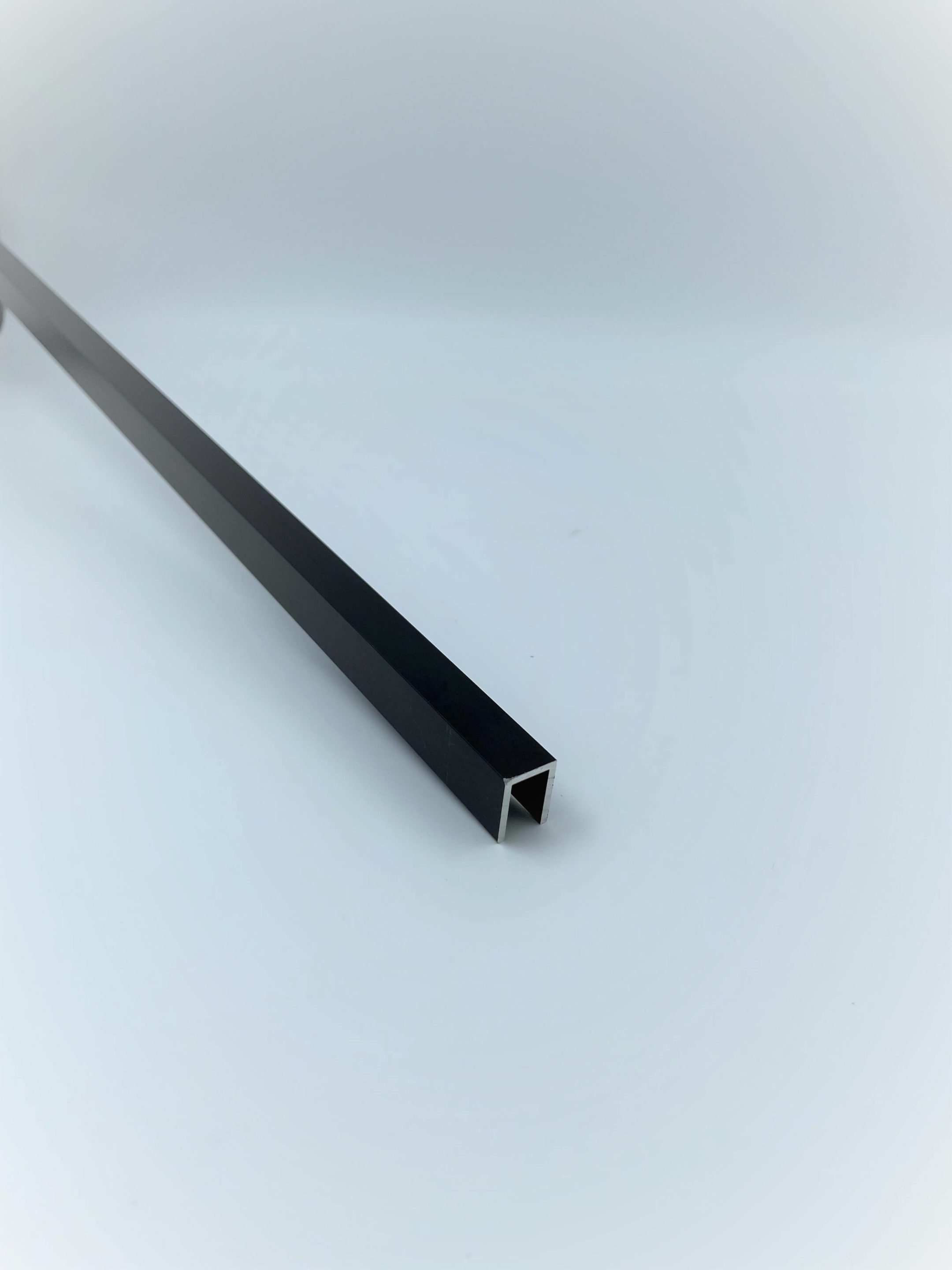 Wall & floor channel for 10 mm glass, flat base, 2250 mm